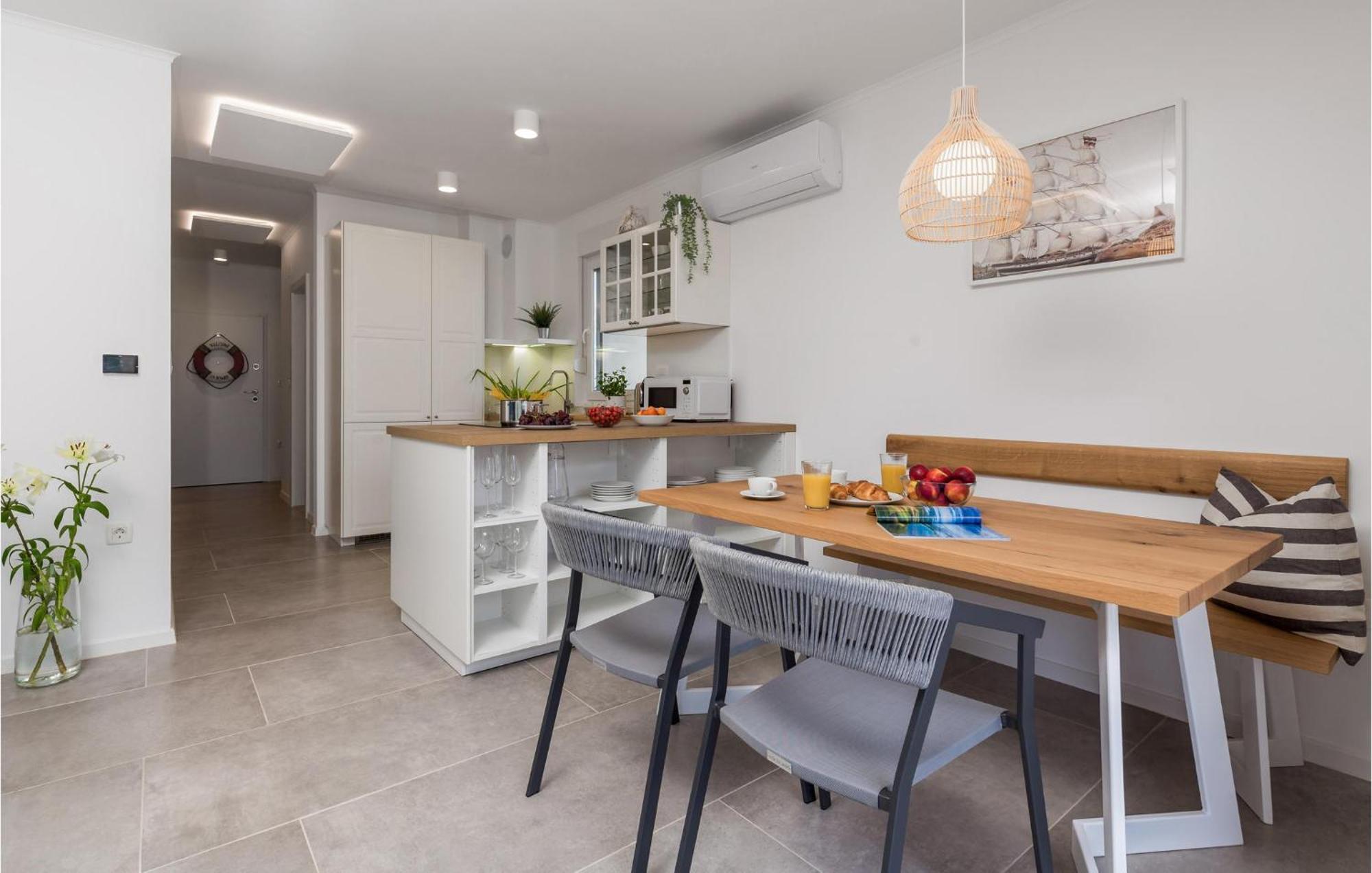 Amazing Apartment In Mali Losinj With Wifi Zewnętrze zdjęcie