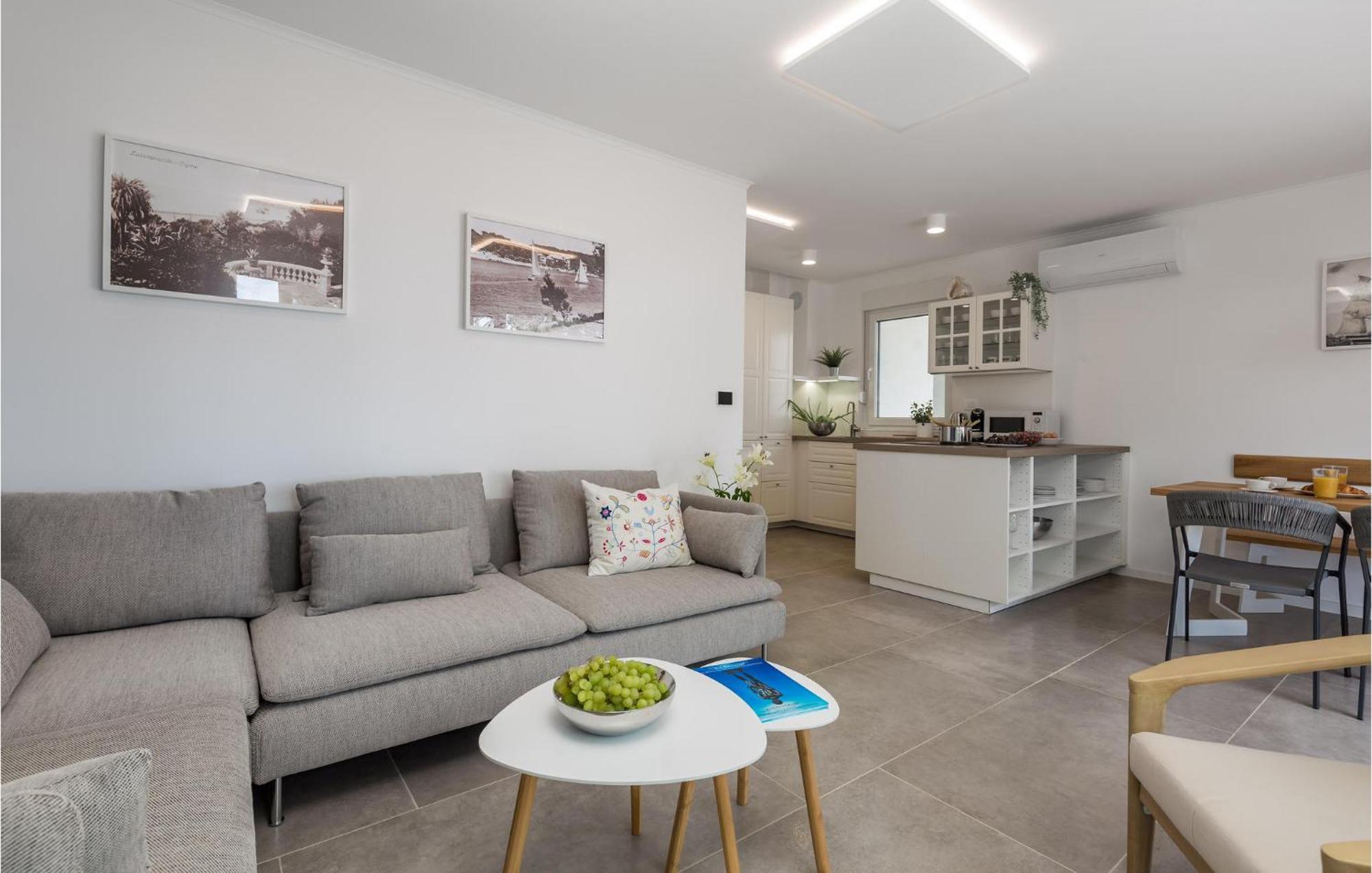 Amazing Apartment In Mali Losinj With Wifi Zewnętrze zdjęcie
