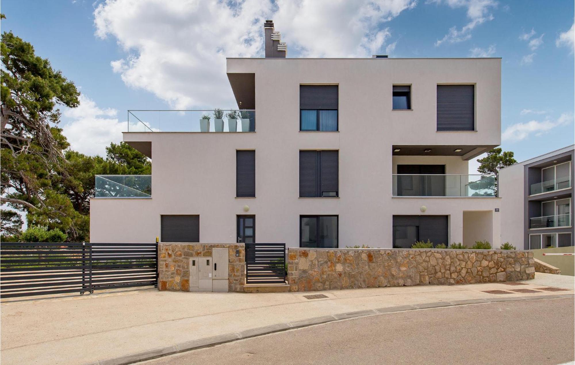 Amazing Apartment In Mali Losinj With Wifi Zewnętrze zdjęcie